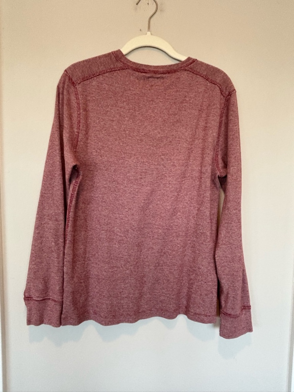 J. Crew Men's Long Sleeve Henley in Heathered Wine 200 - Picture 2 of 4